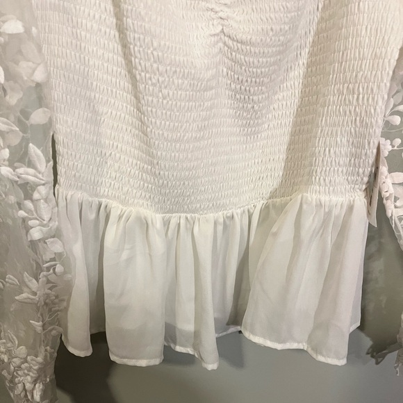 ARULA White Floral Lace Sleeve Blouse - Picture 3 of 7